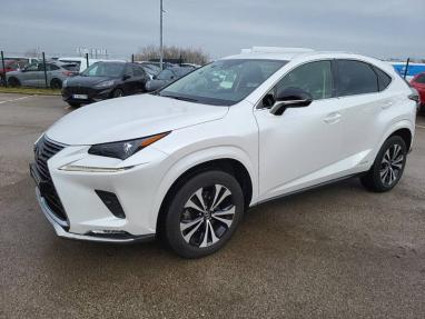 Voir le détail de l'offre de cette LEXUS NX 300h 2WD Design MY21 de 2021 en vente à partir de 322.42 €  / mois