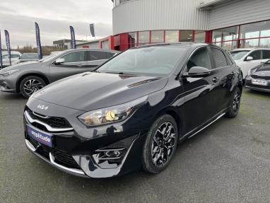 Voir le détail de l'offre de cette KIA Ceed 1.6 CRDI 136ch MHEV GT Line de 2023 en vente à partir de 25 699 € 