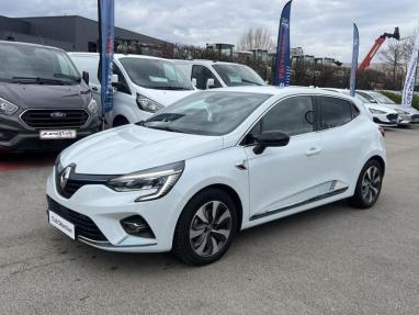 Voir le détail de l'offre de cette RENAULT Clio 1.6 E-Tech 140ch Première Edition de 2021 en vente à partir de 182.24 €  / mois