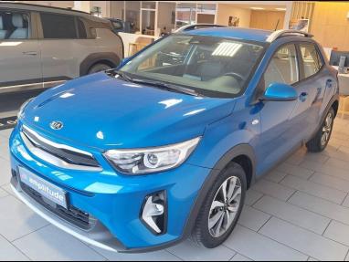 Voir le détail de l'offre de cette KIA Stonic 1.0 T-GDi 100ch MHEV Active iBVM6 de 2021 en vente à partir de 174.97 € / mois